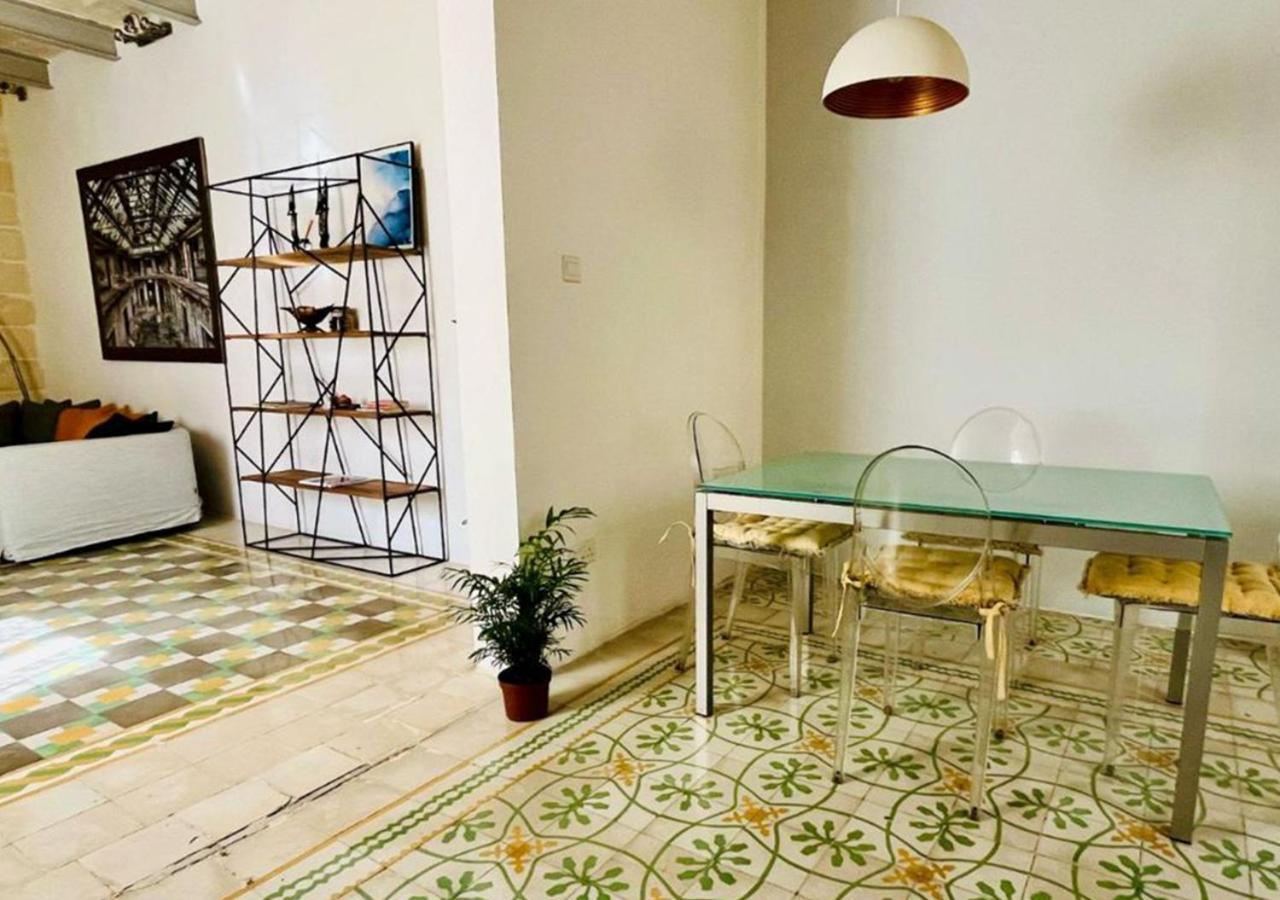 Deluxe One Bedroom Apartment 10 Meters From Valletta Center Exterior foto